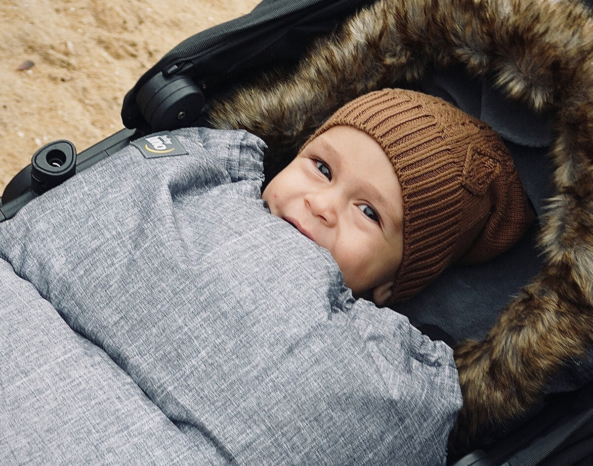 Brievelo Nordic Footmuff Chic Grey in a stroller